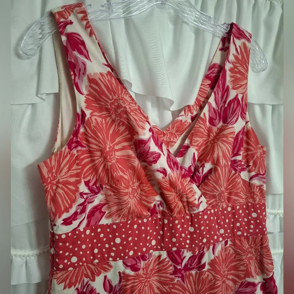 Boden Women's Midi Dress in Pink and Red Floral - Picture 2 of 6